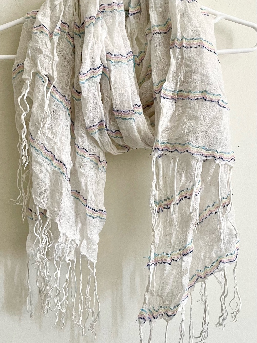 🛼 Lightweight White/Cream Fringe Scarf with Stripes 🛼